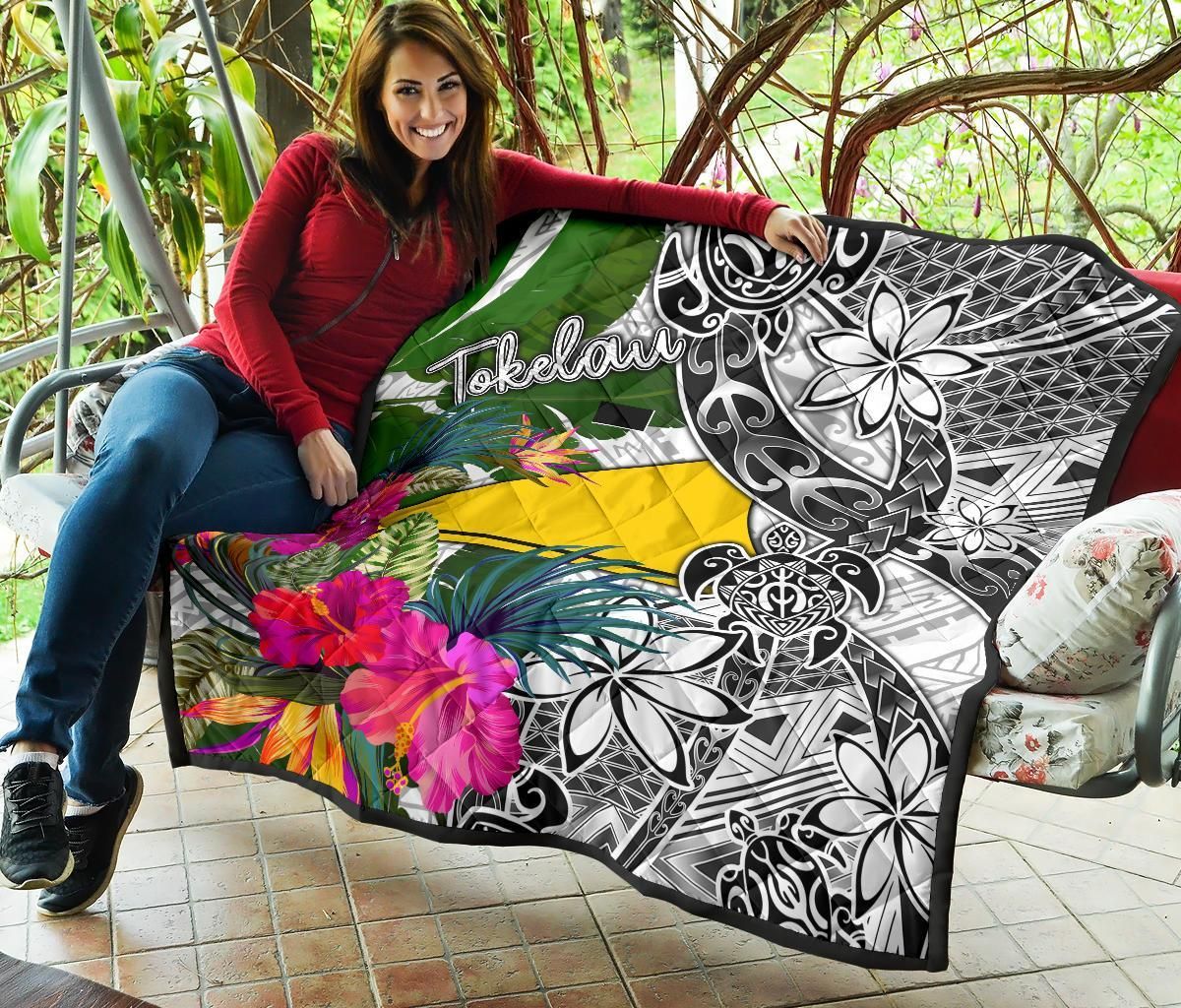 Tokelau Premium Quilt White - Turtle Plumeria Banana Leaf