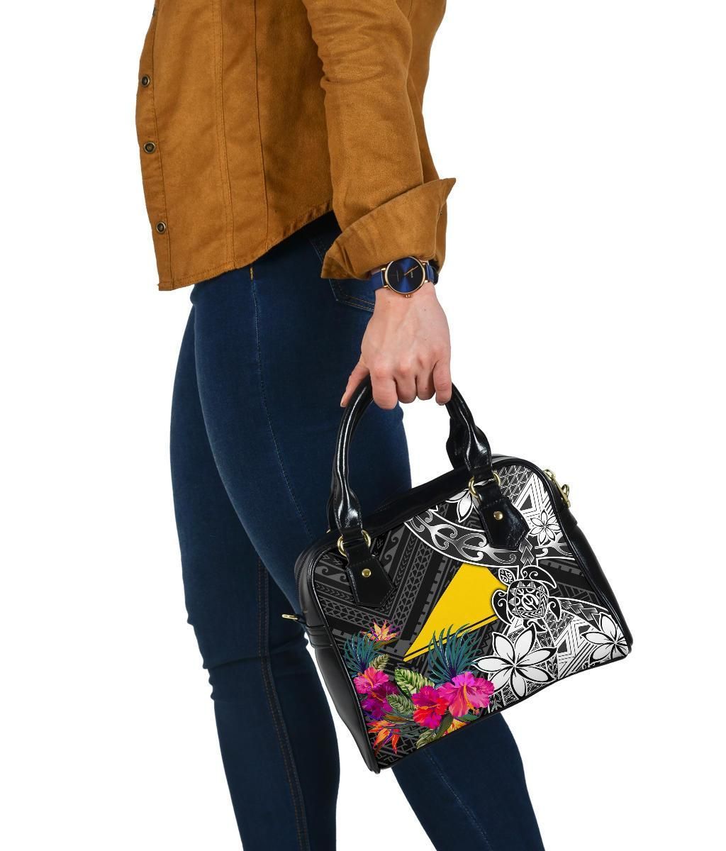 Tokelau Shoulder Handbag - Turtle Plumeria Banana Leaf