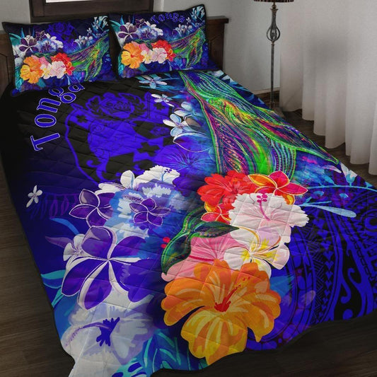 Tonga Quilt Bed Set - Humpback Whale with Tropical Flowers (Blue)
