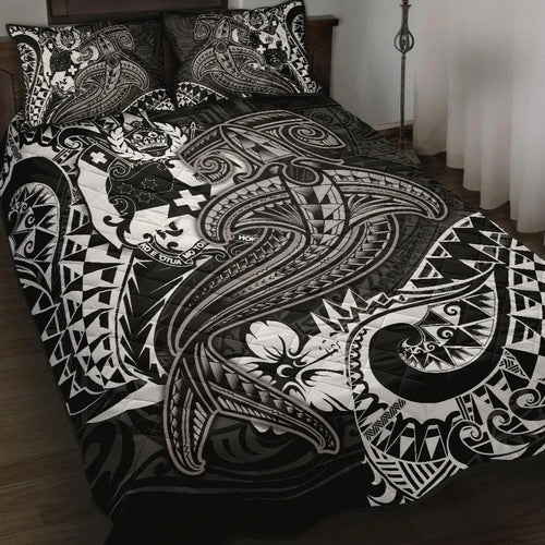 Tonga Quilt Bed Set - White Shark Polynesian Tattoo