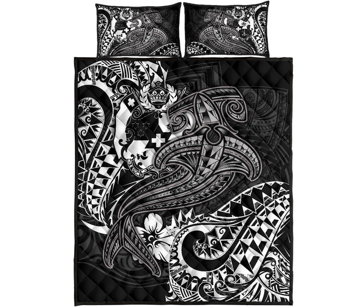 Tonga Quilt Bed Set - White Shark Polynesian Tattoo
