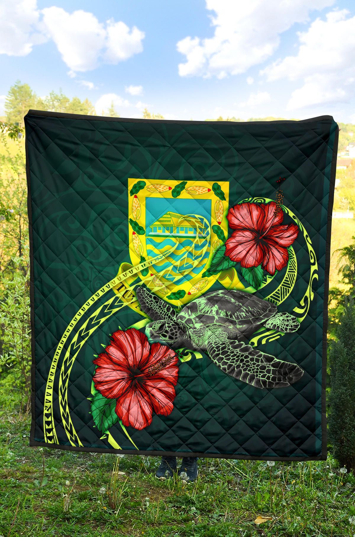Tuvalu Polynesian Premium Quilt - Green Turtle Hibiscus