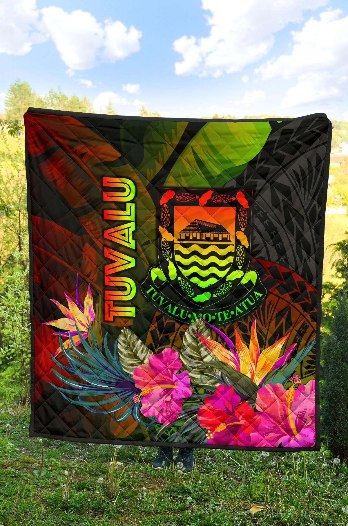 Tuvalu Polynesian Premium Quilt -  Hibiscus and Banana Leaves