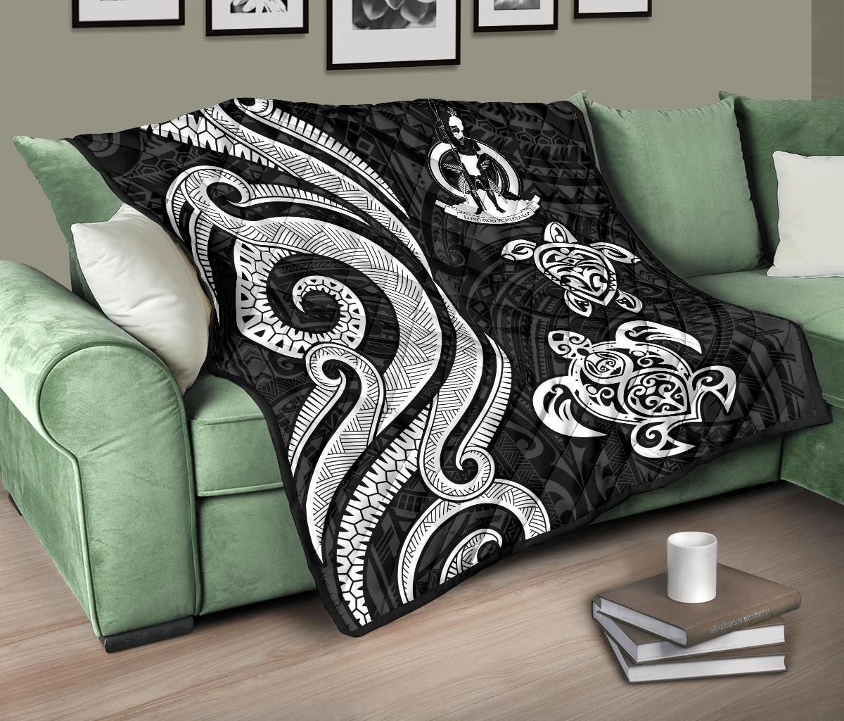 Vanuatu Premium Quilt - White Tentacle Turtle