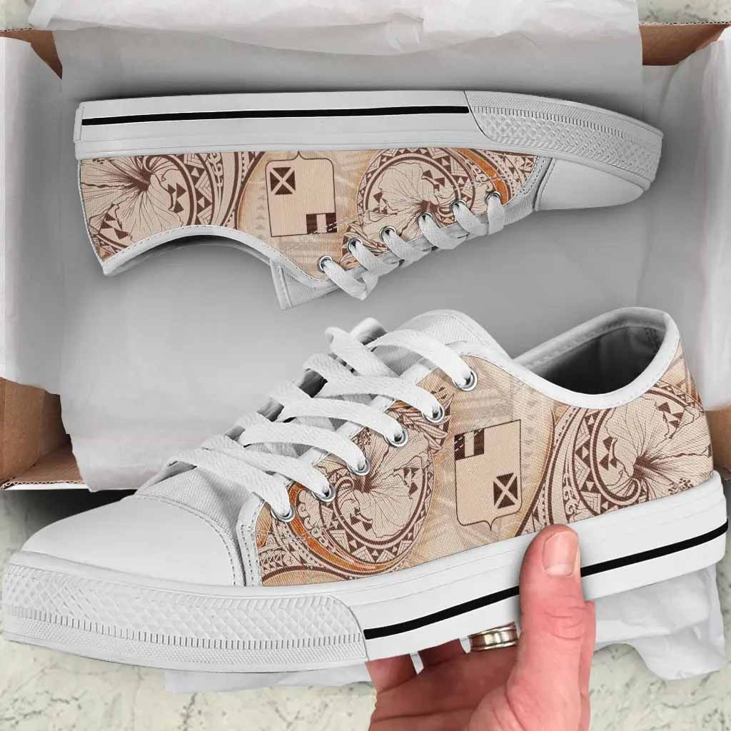 Wallis and Futuna Low Top Shoes - Hibiscus Flowers Vintage Style