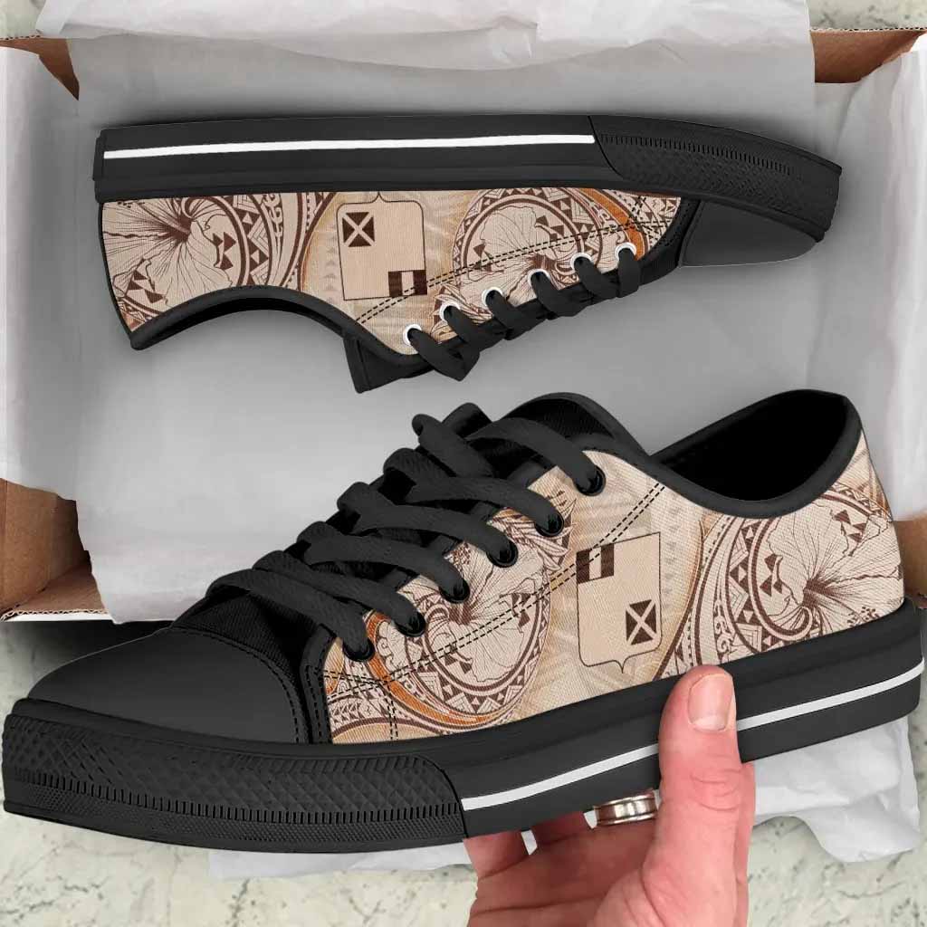 Wallis and Futuna Low Top Shoes - Hibiscus Flowers Vintage Style
