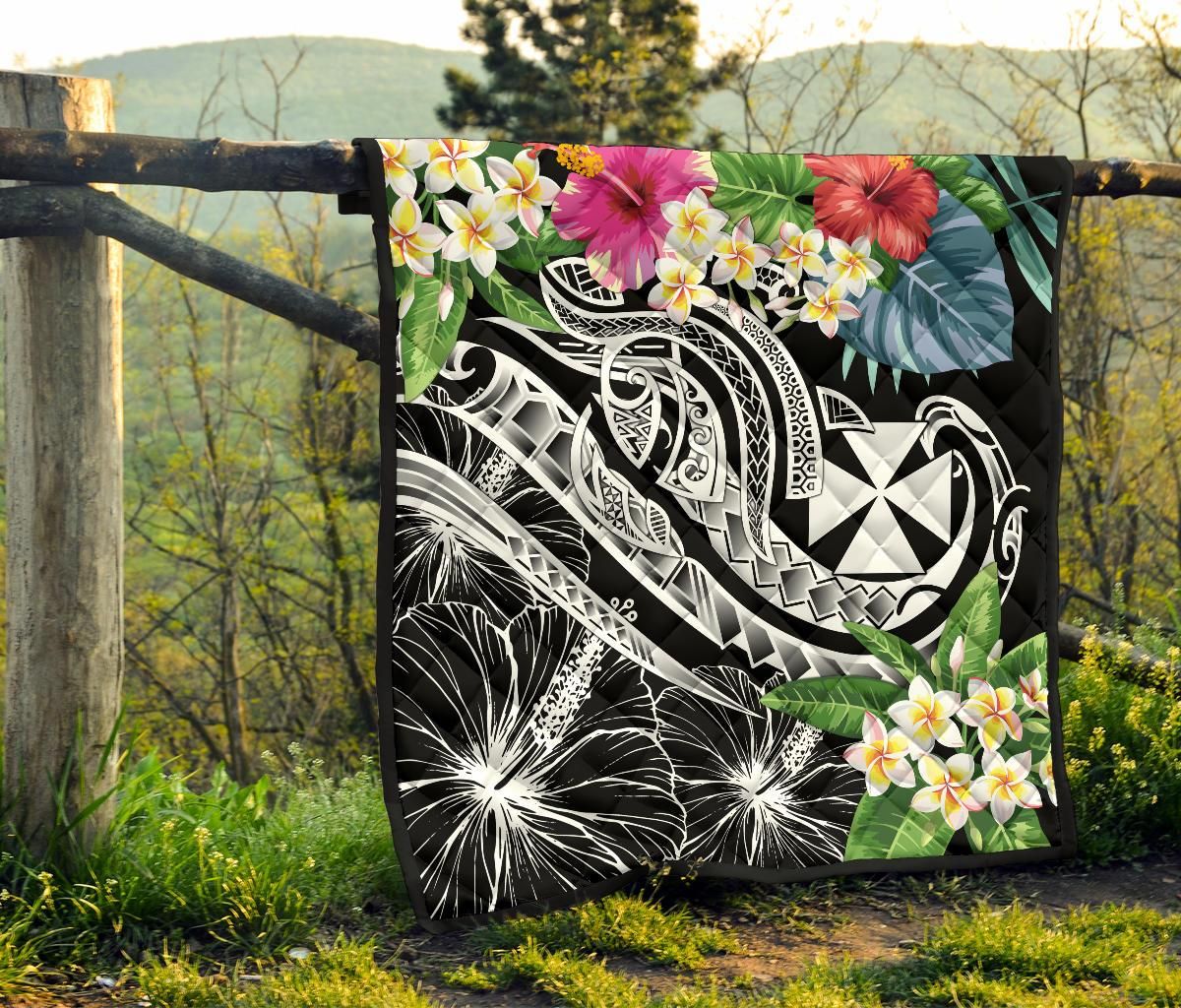 Wallis and Futuna Polynesian Premium Quilt - Summer Plumeria (Black)