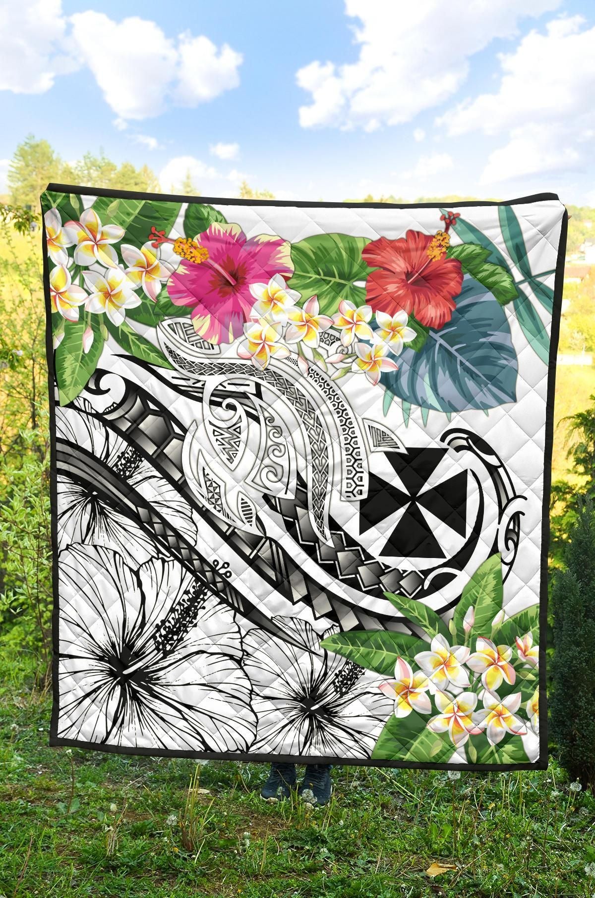 Wallis and Futuna Polynesian Premium Quilt - Summer Plumeria (White)