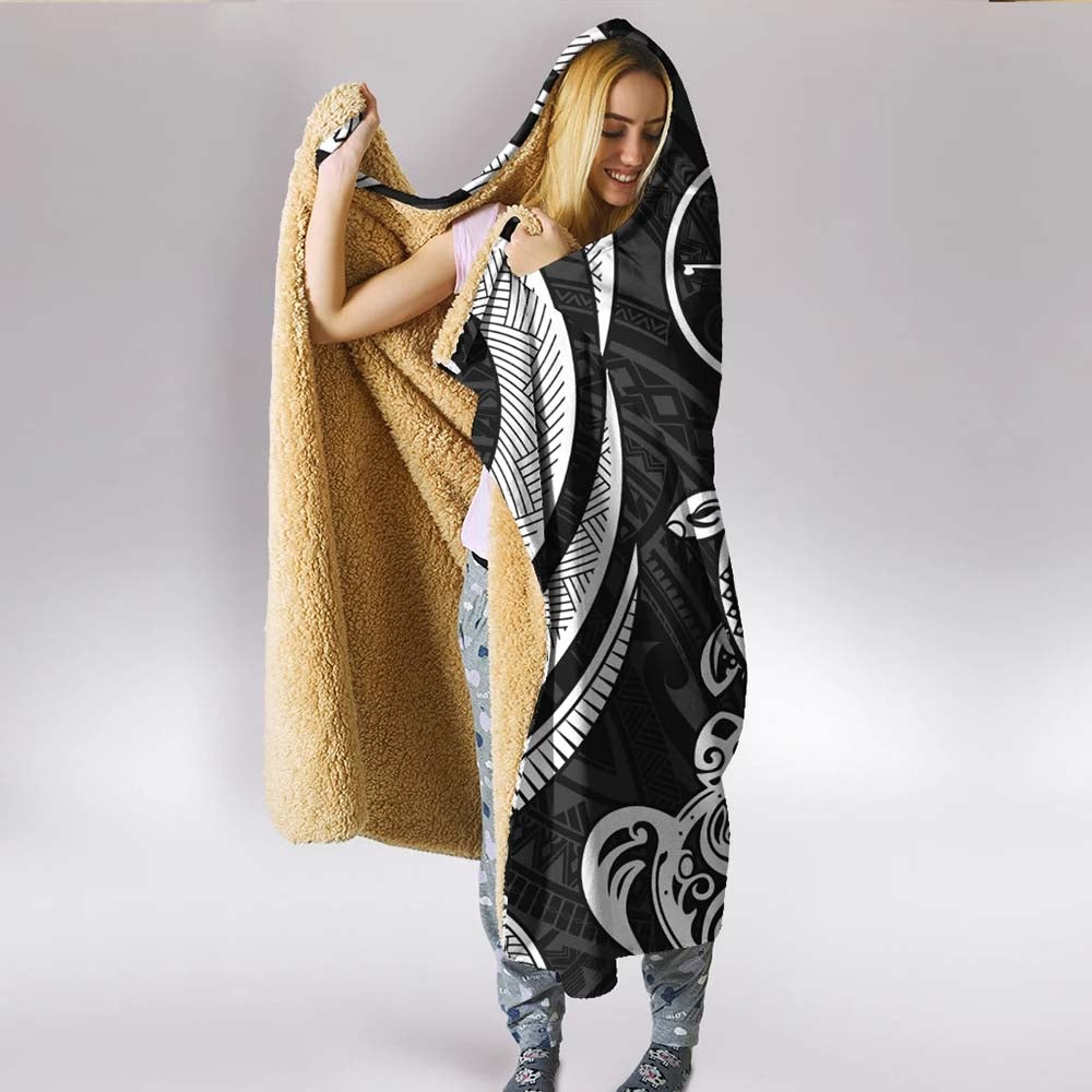 Yap Hooded Blanket - White Tentacle Turtle