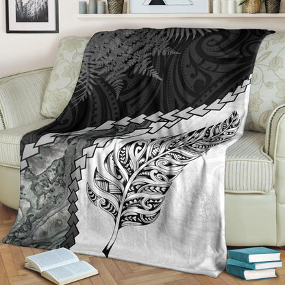 New Zealand Premium Blanket Silver Fern Maori Pattern