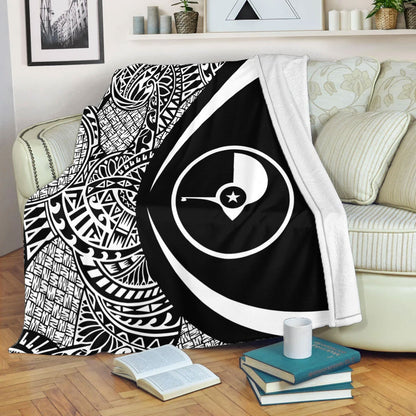 Yap State Premium Blanket Lauhala White Circle Style