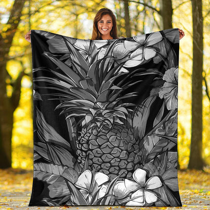 Hawaii Premium Blanket Pineapple Hibiscus Black And White