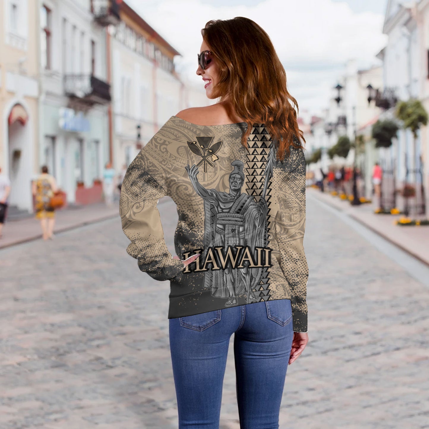 Hawaii Custom Personalised Off Shoulder Sweatshirt Hawaii King Grunge With Halftone Background