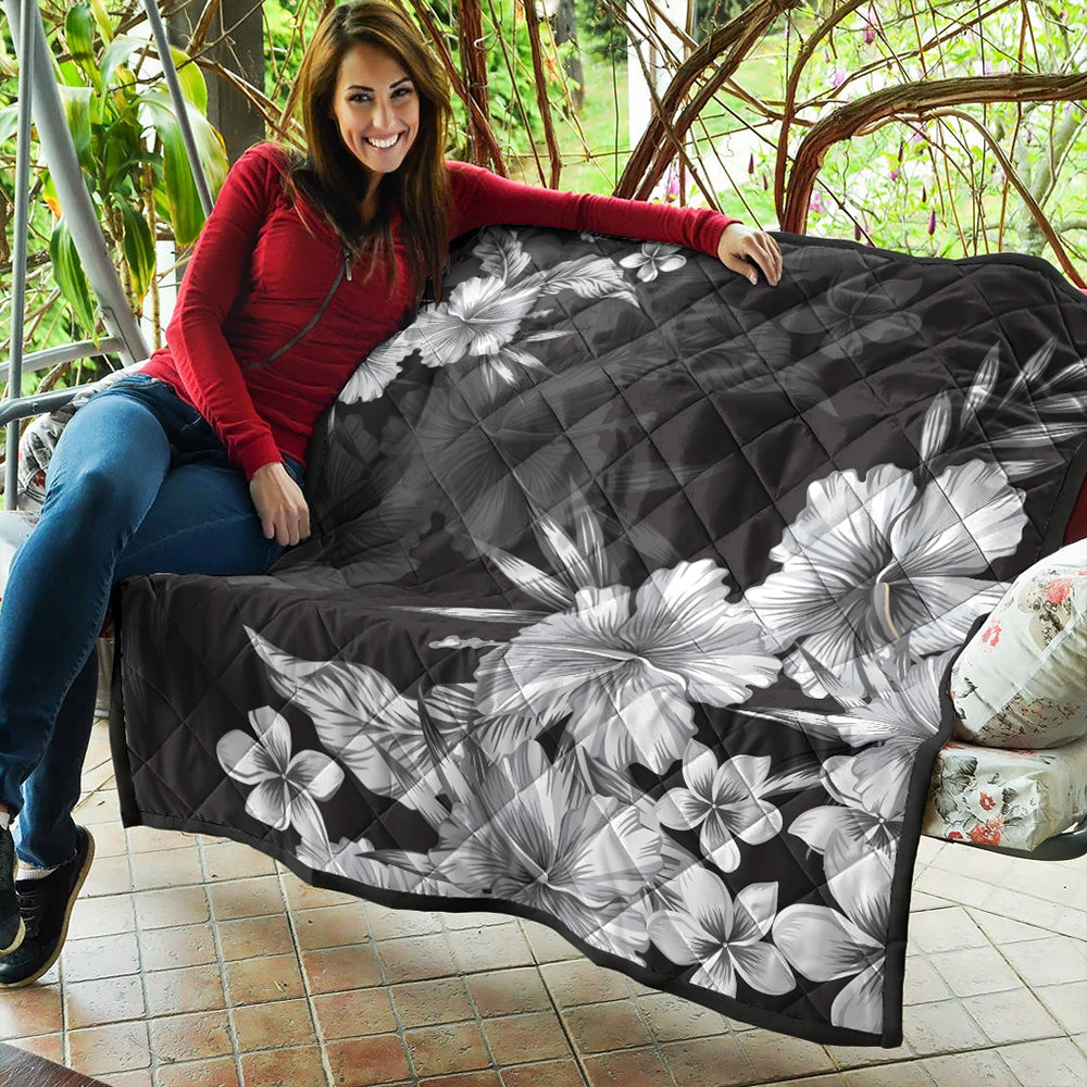 Hawaii Premium Quilt Hibiscus And Plumeria B&W