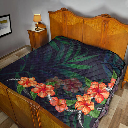 Hawaii Premium Quilt Hibiscus Palm Background