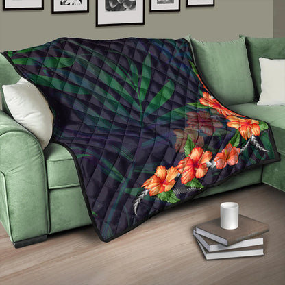 Hawaii Premium Quilt Hibiscus Palm Background