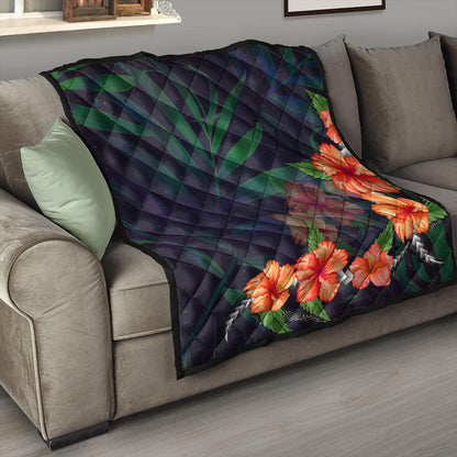 Hawaii Premium Quilt Hibiscus Palm Background