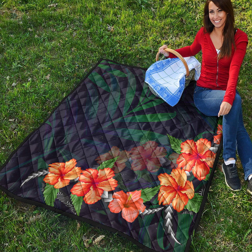 Hawaii Premium Quilt Hibiscus Palm Background