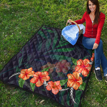 Hawaii Premium Quilt Hibiscus Palm Background