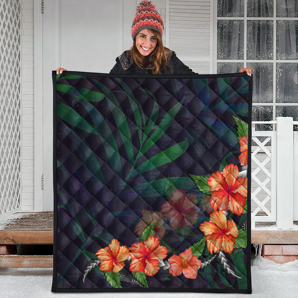 Hawaii Premium Quilt Hibiscus Palm Background