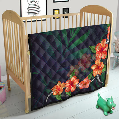 Hawaii Premium Quilt Hibiscus Palm Background