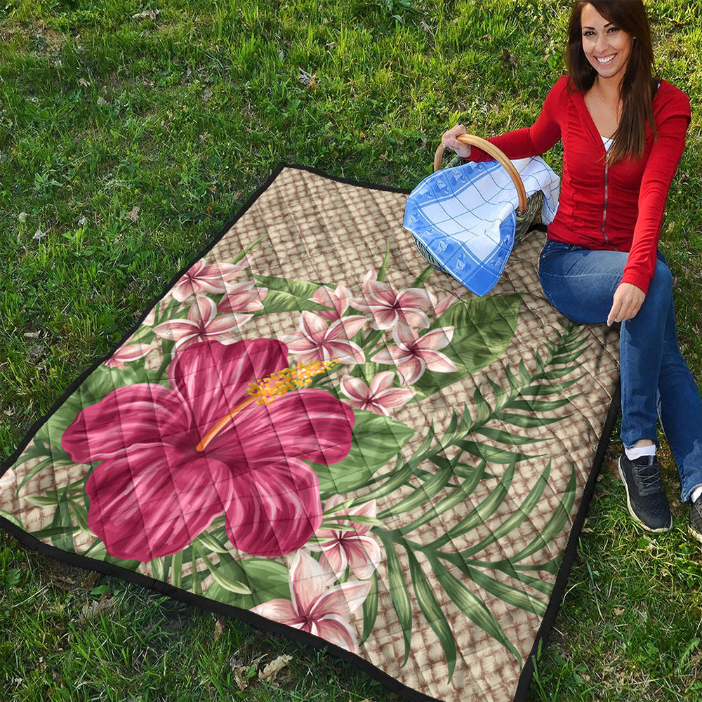 Hawaii Premium Quilt Hibiscus Plumeria Palm Leaves Lauhala Background Polynesian