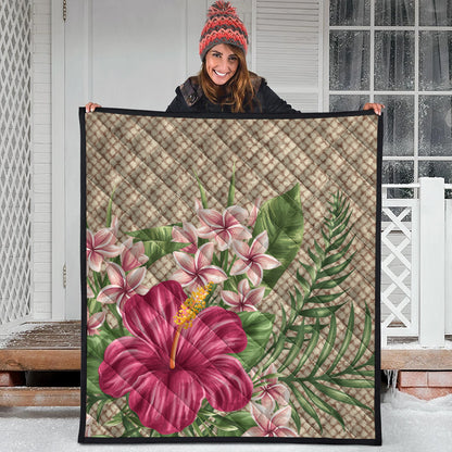 Hawaii Premium Quilt Hibiscus Plumeria Palm Leaves Lauhala Background Polynesian