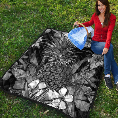 Hawaii Premium Quilt Pineapple Hibiscus Black And White