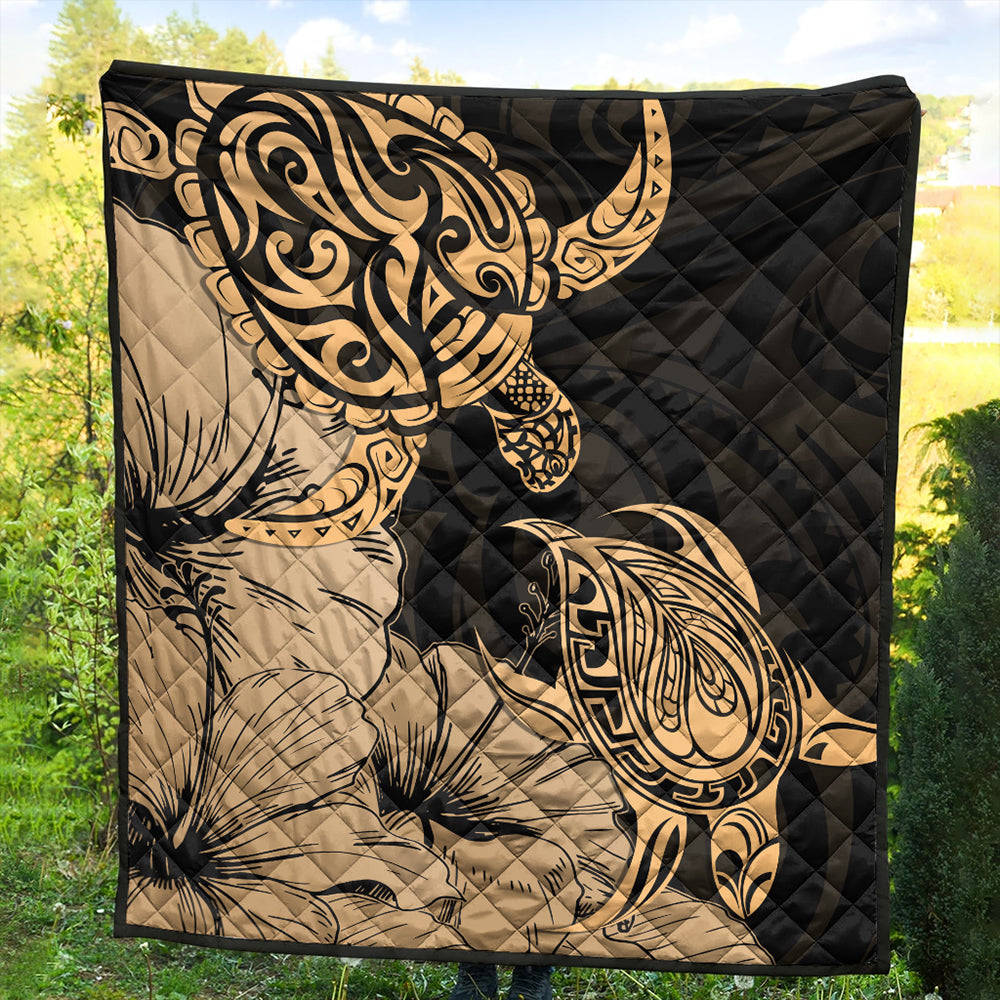 Hawaii Turtle Premium Quilt Polynesian Hibiscus Art Gold