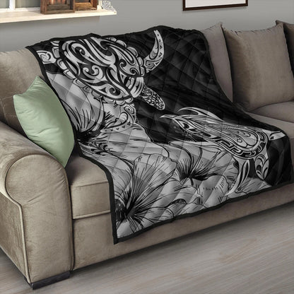 Hawaii Turtle Premium Quilt Polynesian Hibiscus Art Gray