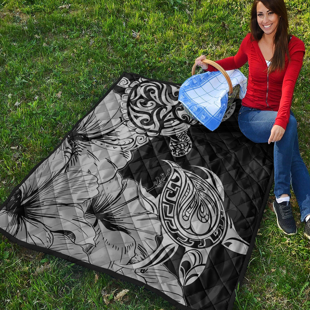 Hawaii Turtle Premium Quilt Polynesian Hibiscus Art Gray