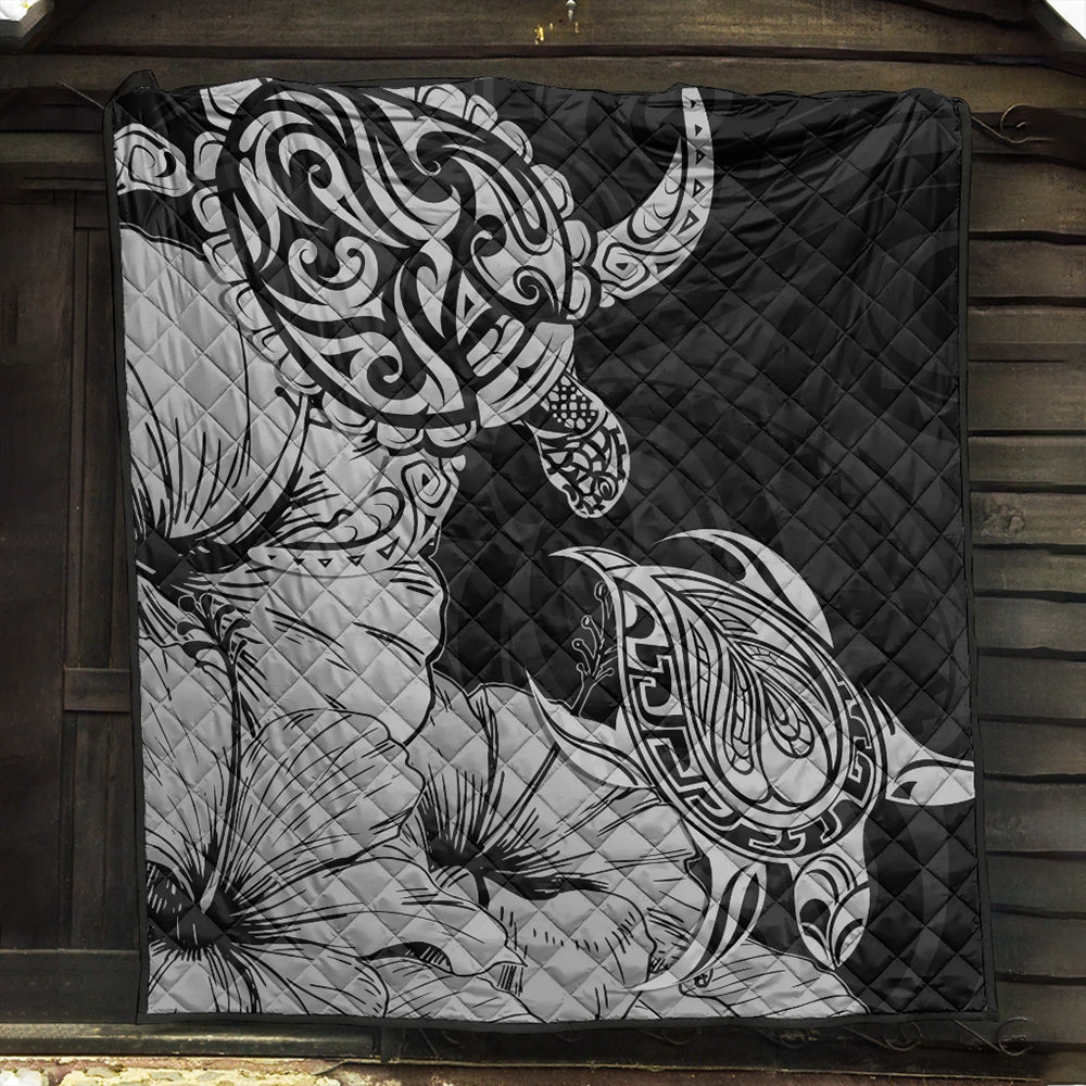 Hawaii Turtle Premium Quilt Polynesian Hibiscus Art Gray