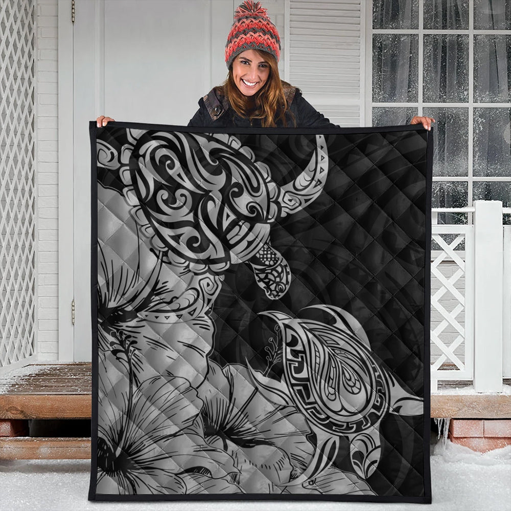 Hawaii Turtle Premium Quilt Polynesian Hibiscus Art Gray