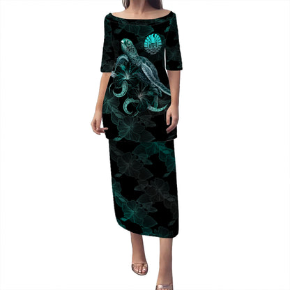 Tahiti Puletasi - Sea Turtle With Blooming Hibiscus Flowers Turquoise