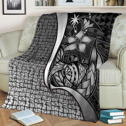 Chuuk Micronesia Premium Blanket White - Turtle With Hook