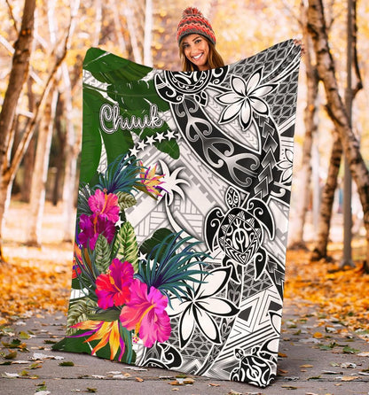 Chuuk Premium Blanket White - Turtle Plumeria Banana Leaf