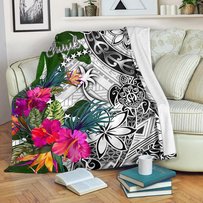 Chuuk Premium Blanket White - Turtle Plumeria Banana Leaf
