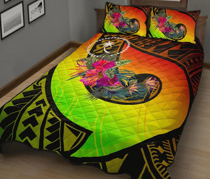 Chuuk Quilt Bed Set - Polynesian Hook And Hibiscus (Reggae)