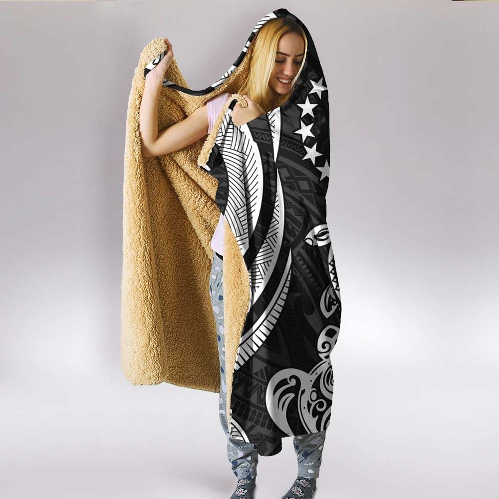 Cook Islands Hooded Blanket - White Tentacle Turtle
