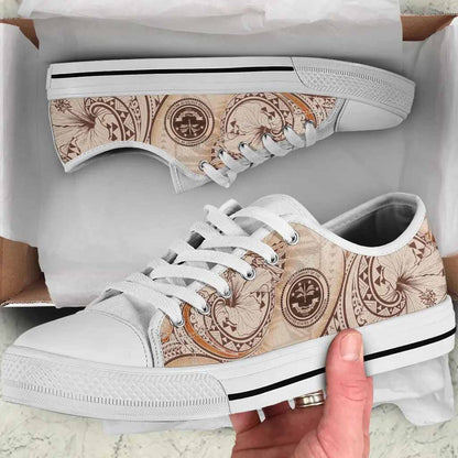Federated States of Micronesia Low Top Shoes - Hibiscus Flowers Vintage Style