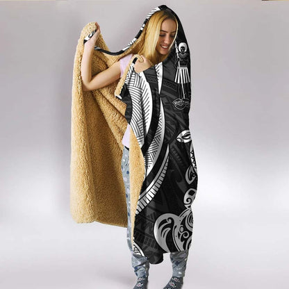 Fiji Hooded Blanket - White Tentacle Turtle Crest