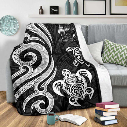 Fiji Polynesian Premium Blanket - White Tentacle Turtle Crest