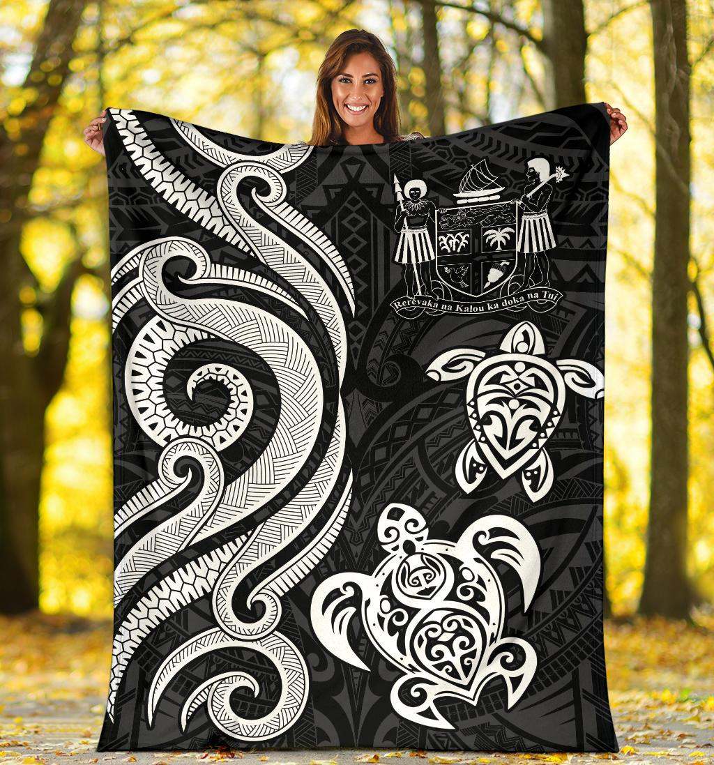 Fiji Polynesian Premium Blanket - White Tentacle Turtle Crest
