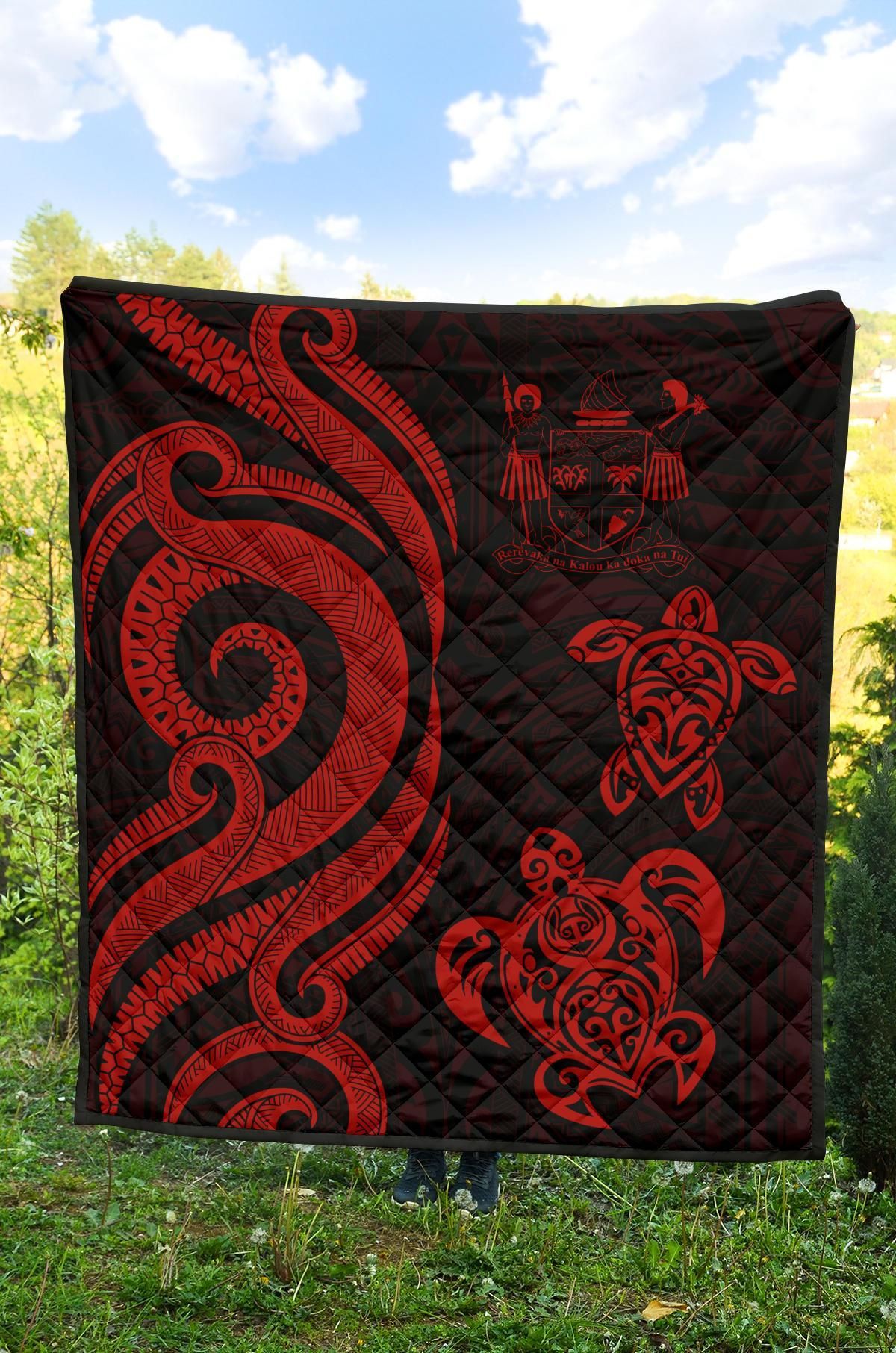 Fiji Polynesian Premium Quilt - Red Tentacle Turtle Crest | Polynesian.co