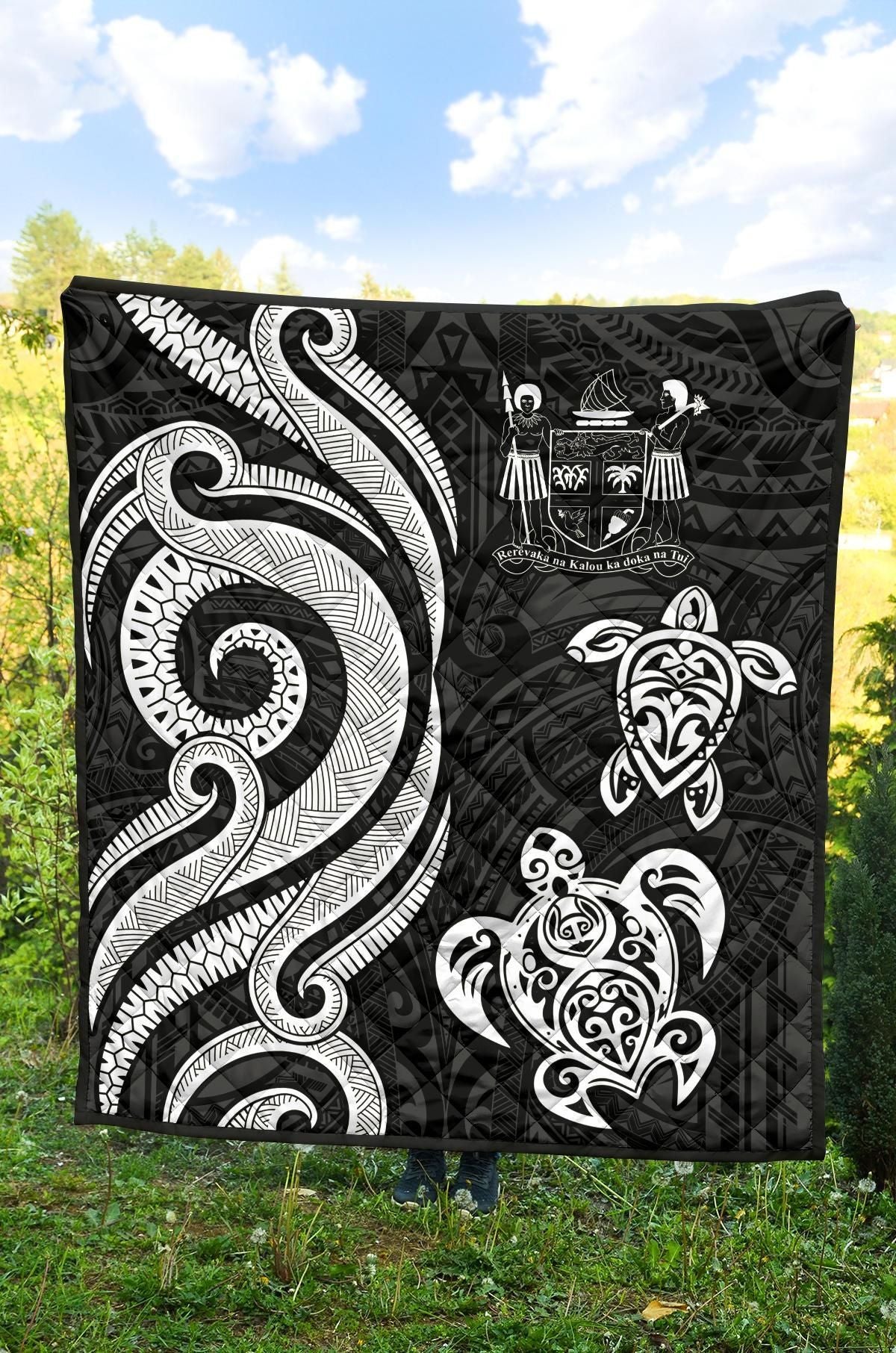 Fiji Polynesian Premium Quilt - White Tentacle Turtle Crest