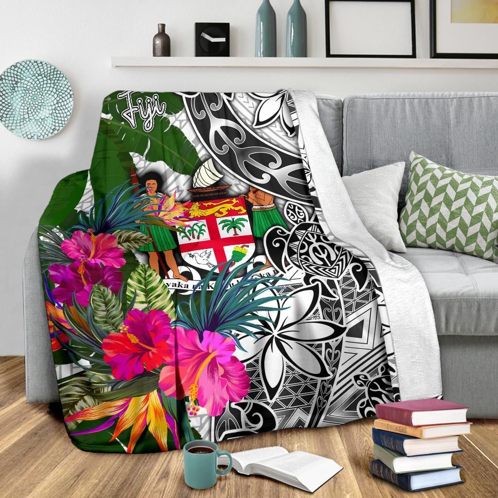 Fiji Premium Blanket White - Turtle Plumeria Banana Leaf Crest