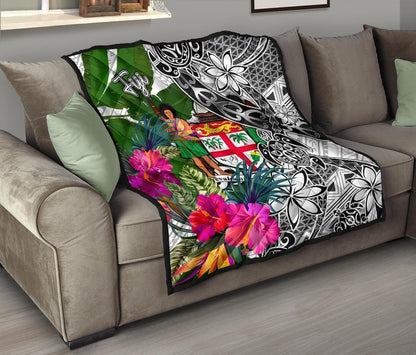 Fiji Premium Quilt White - Turtle Plumeria Banana Leaf Crest
