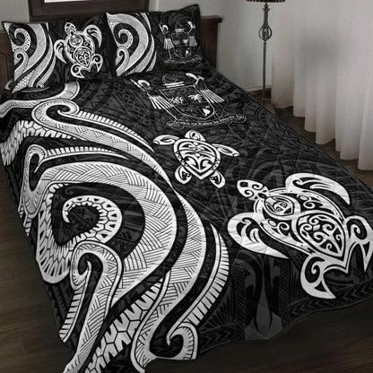 Fiji Quilt Bed Set - White Tentacle Turtle Crest