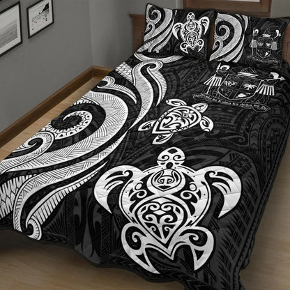 Fiji Quilt Bed Set - White Tentacle Turtle Crest
