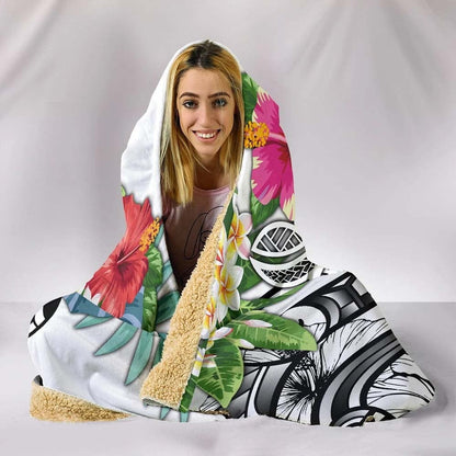 Guam Polynesian Hooded Blanket - Summer Plumeria (White)